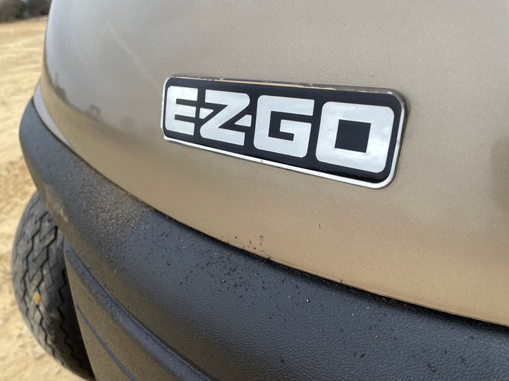 #606-•-ez-go-rxv-30-electric-golf-cart-image-9