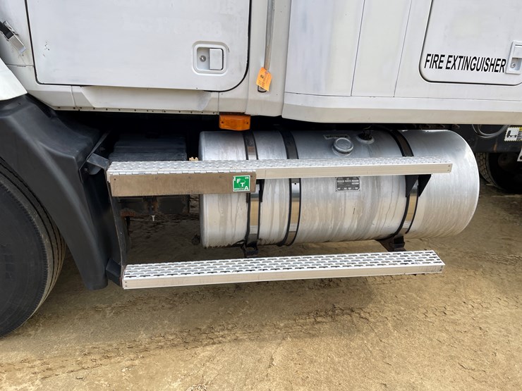 #400-•-1997-mac-ch600-semi-(has-wi-title)-image-25