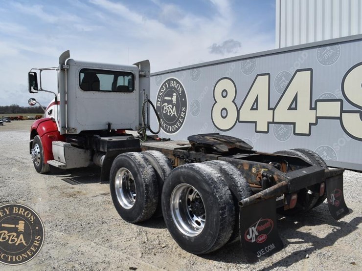 2012-peterbilt-384-image-6