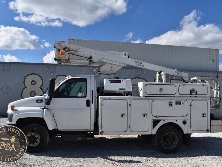 2005-gmc-topkick-image-4