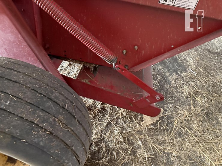 new-holland-664-image-27