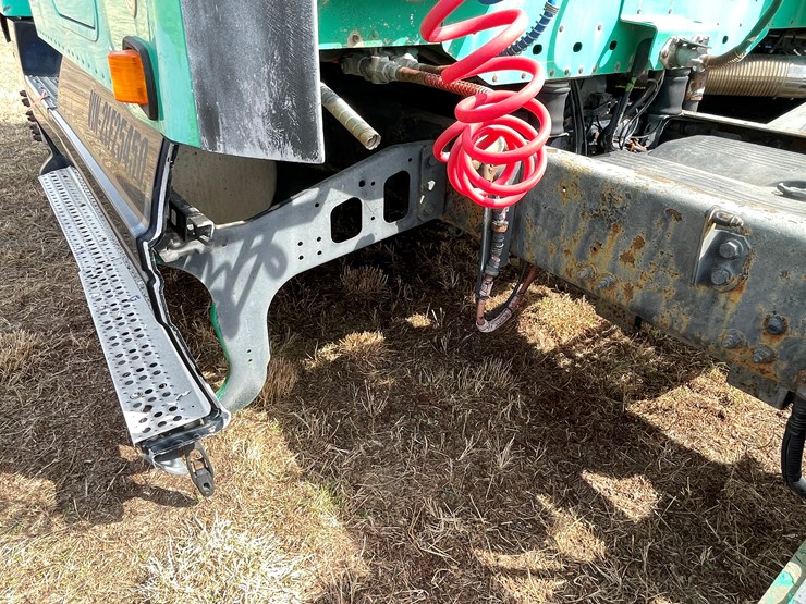 2002-caterpillar-c15-image-19