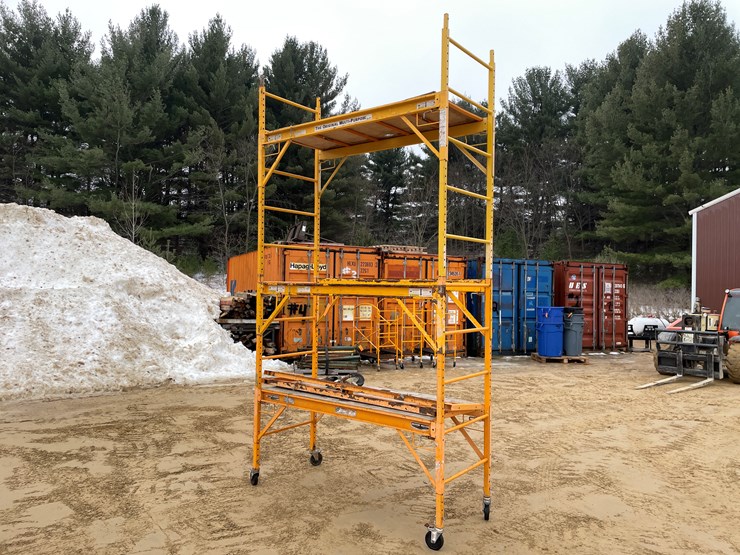 #3948-•-(2)-rolling-bil-jax-scaffolding-image-1