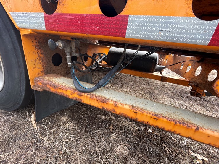 #155-•-2005-delavan-semi-truck-auto-hauler-trailer-(delay-in-title)-image-21