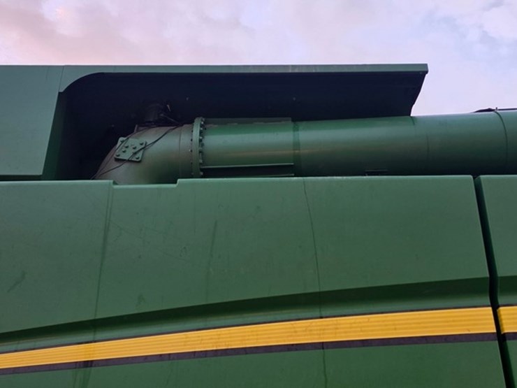 2013-john-deere-s680-image-36