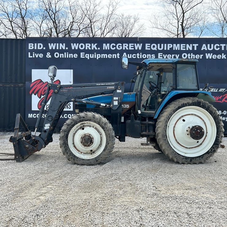 NEW HOLLAND TM135