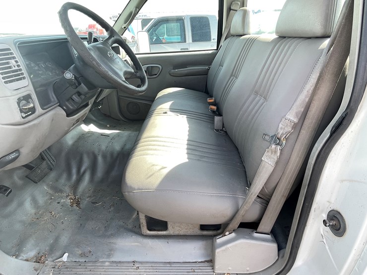 1999-chevrolet-3500-image-19