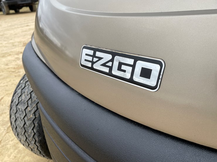 #605-•-ez-go-rxv-electric-golf-cart-image-9