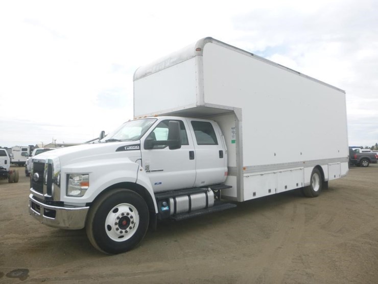 2016-ford-f650-xlt-image-1