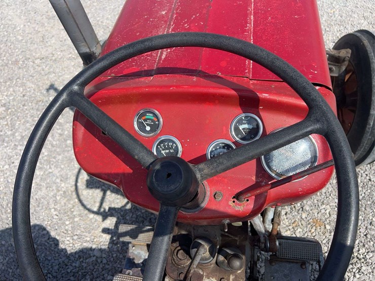 massey-ferguson-135-image-6