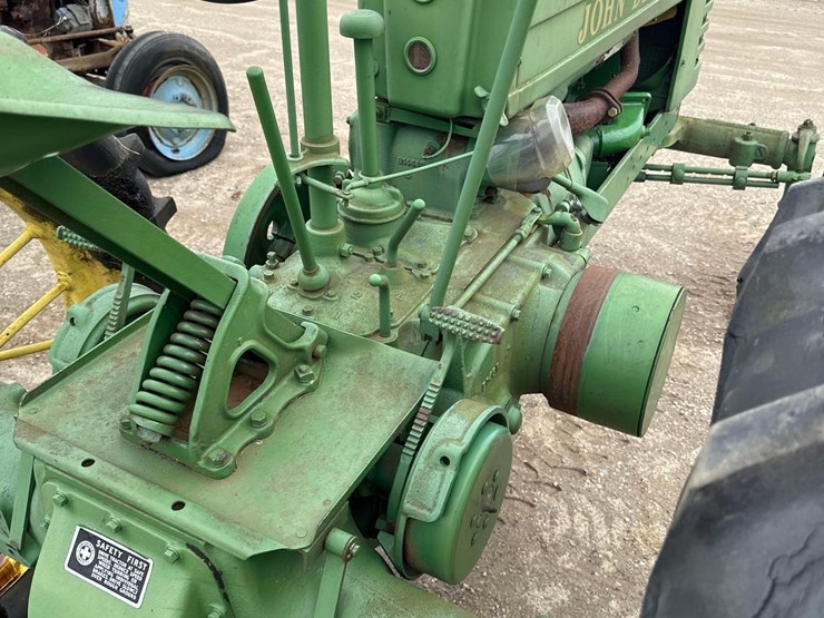 john-deere-b-image-5