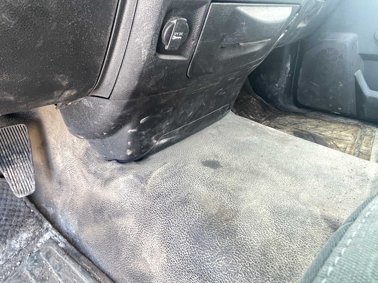 2015-dodge-1500-image-53