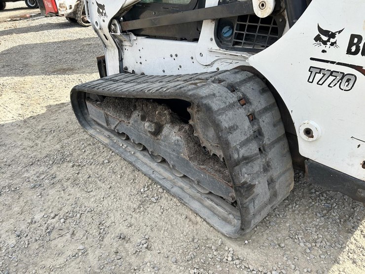2021-bobcat-t770-image-16