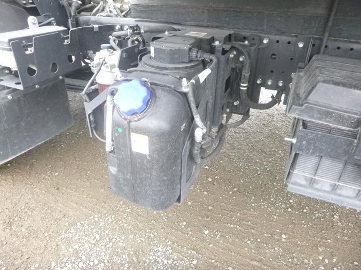 2023-isuzu-nrr-image-20