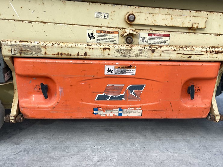 2014-jlg-1930es-image-12