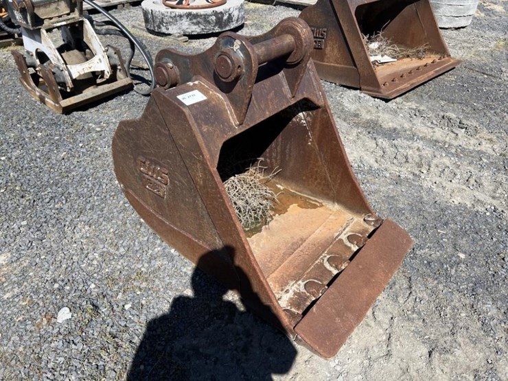 cws-36"-dig-bucket-w/cutting-edge-image-2