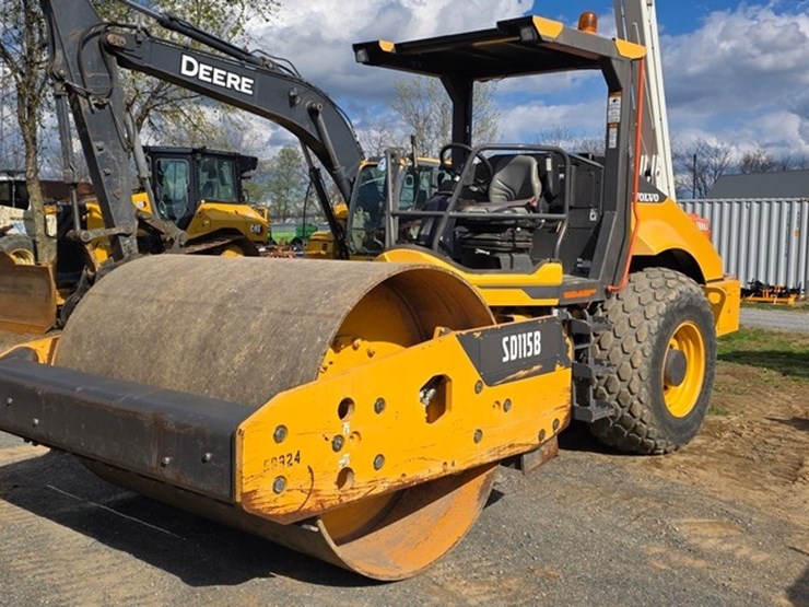 2018-volvo-sd115b-image-1