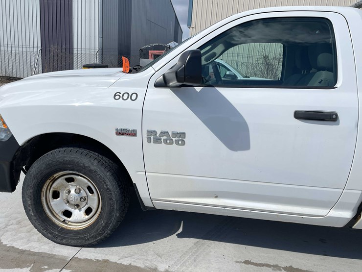 2015-dodge-1500-image-41