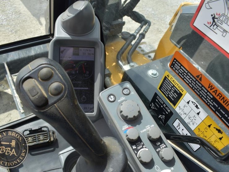 2021-deere-85g-image-54