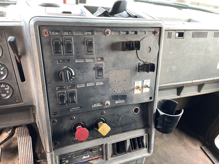 #400-•-1997-mac-ch600-semi-(has-wi-title)-image-85