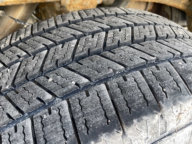 2015-chevrolet-1500-image-35