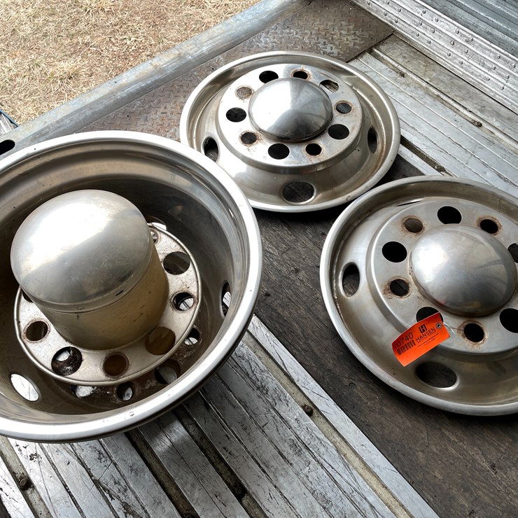 #10740 • Semi Tire Wheel Covers