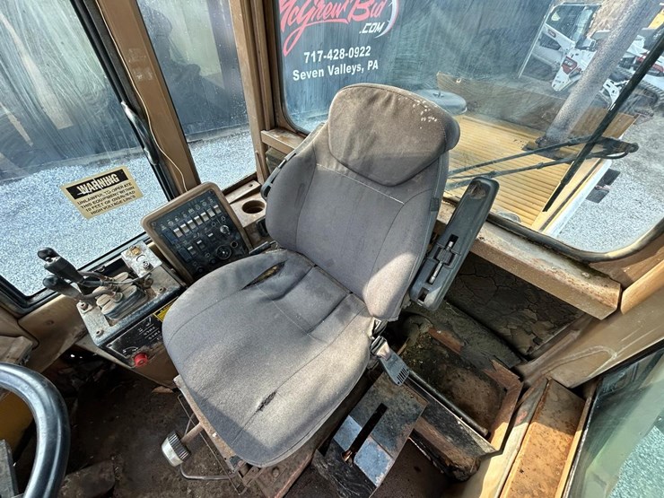 caterpillar-it28f-image-19