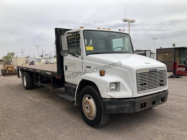 1996-freightliner-fl70-image-4