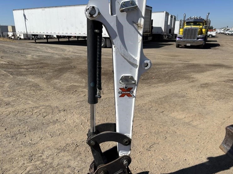 2020-bobcat-e26-image-16