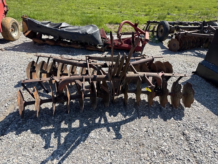 massey-ferguson-8-image-1