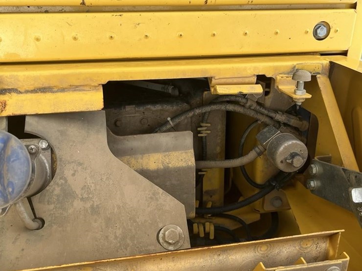 2018-komatsu-pc210-lc-11-image-24