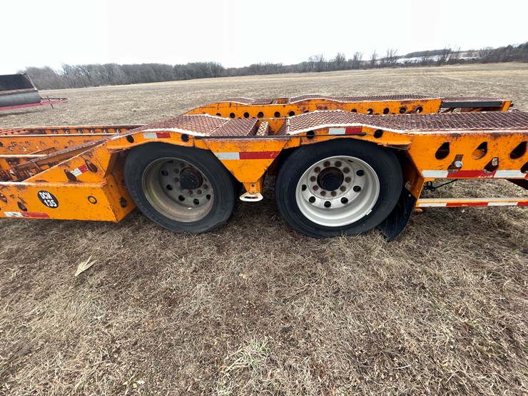 #154-•-2005-delavan-semi-truck-auto-hauler-trailer-(delay-in-title)-image-25