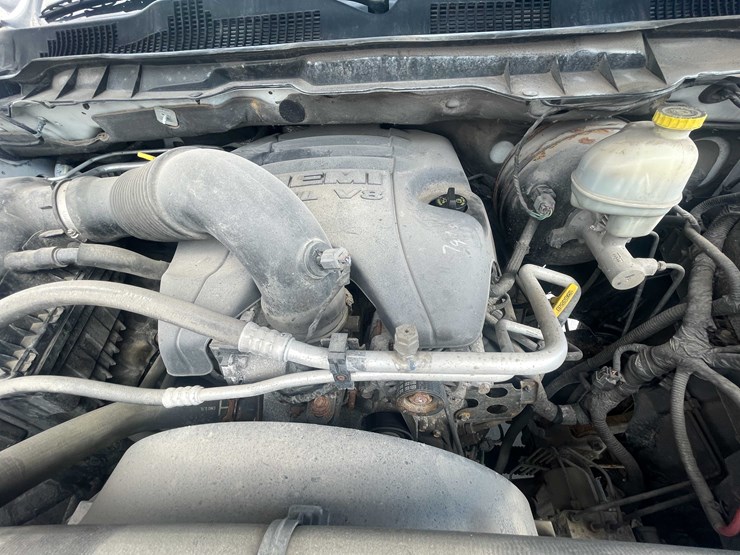 2015-dodge-1500-image-60