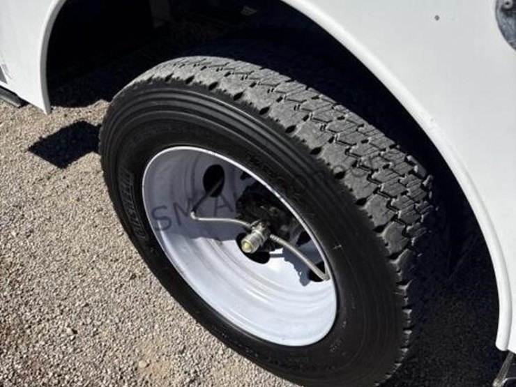 2015-ford-f550-image-9