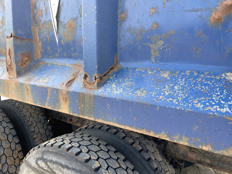 #401-•-1991-mac-rb688s-dump-truck-(has-mn-title)-image-23