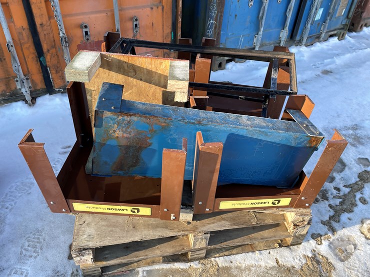 #3940-•-assortment-of-metal-stands-image-2