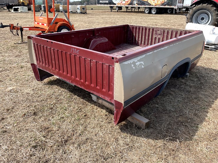 #10731-•-1985-dodge-8'-pickup-box-image-1