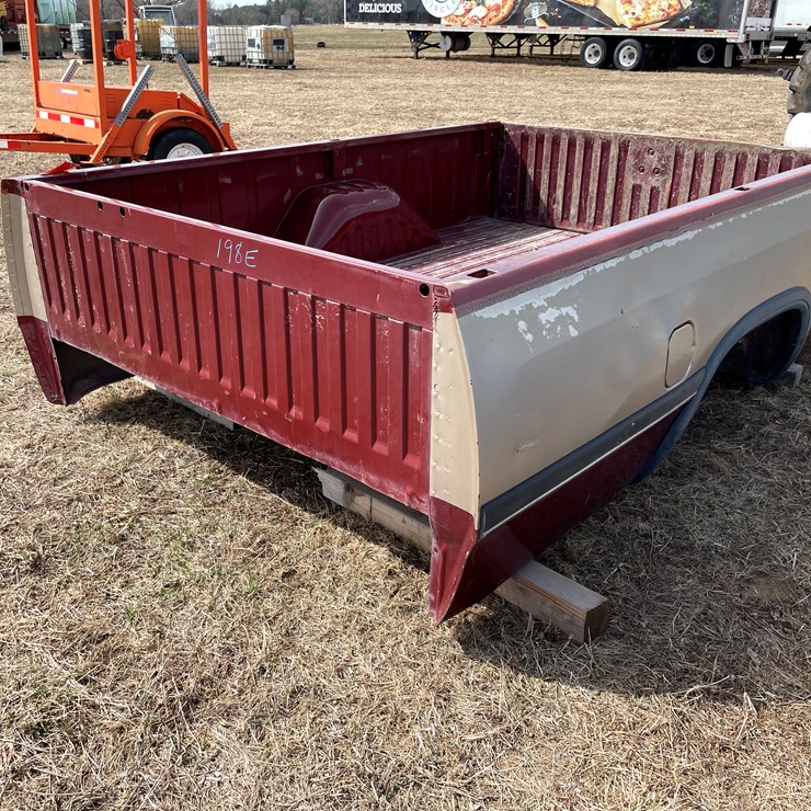 #10731 • 1985 Dodge 8' Pickup Box