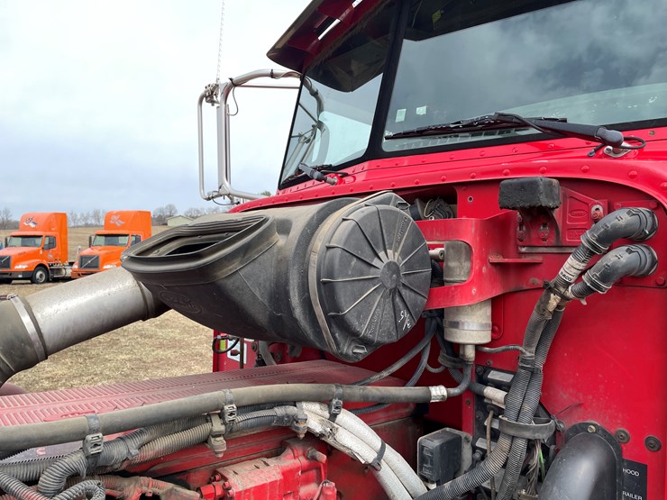 2008-peterbilt-386-image-47