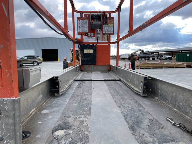 2008-jlg-2630es-image-24