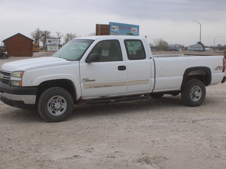 2005-chevrolet-2500-image-9