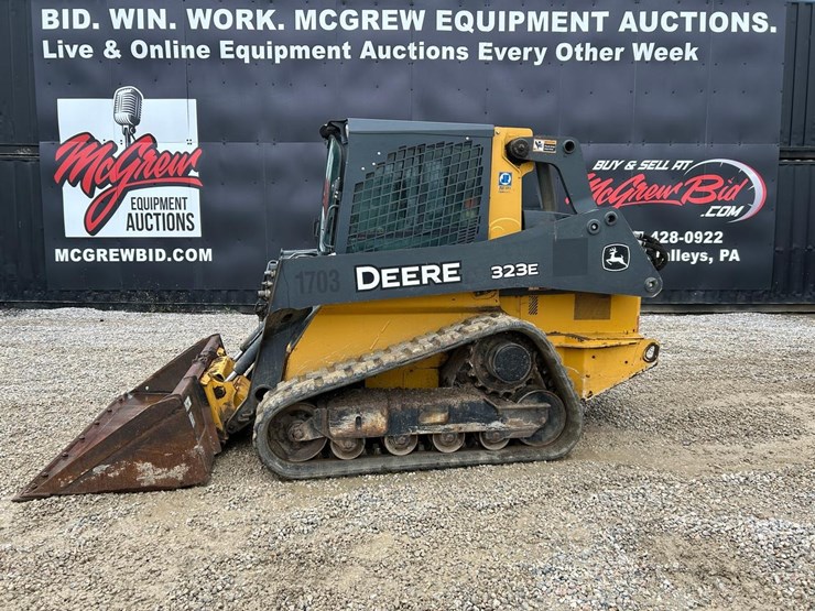 2017-deere-323e-image-1