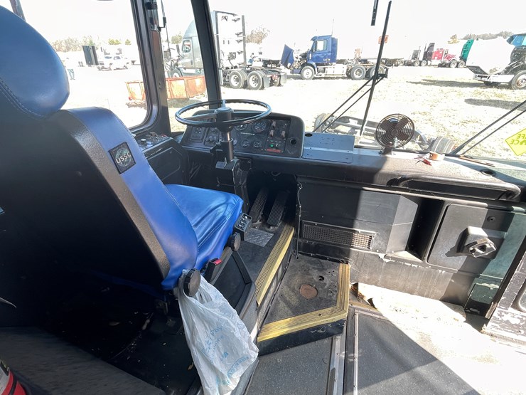 #166-•-2007-gillig-passenger-bus-(has-wi-title)-image-22