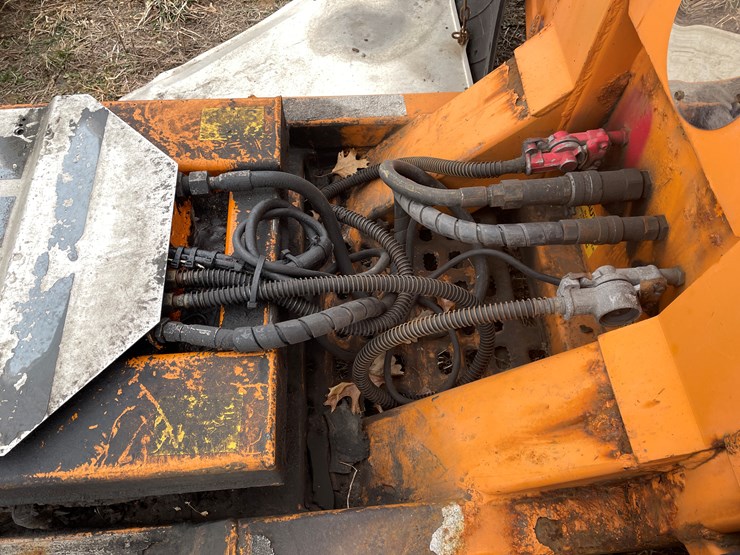 #110-•-2014-volvo-car-hauler-semi-and-trailer-(has-wi-title)-image-27