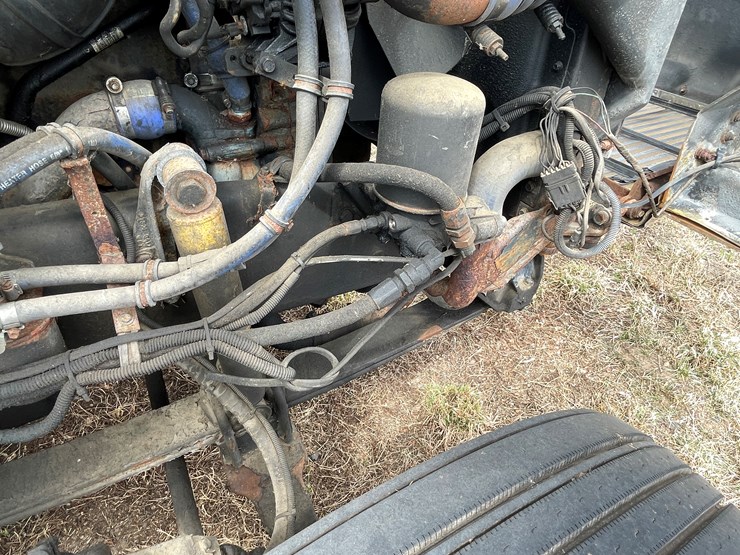 #128-•-2003-western-star-sleeper-cab-semi-tractor-(has-wi-title)-(non-runner)-image-63