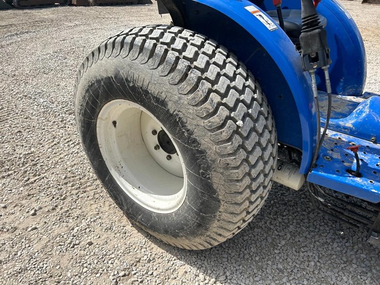 2016-new-holland-workmaster-33-image-12