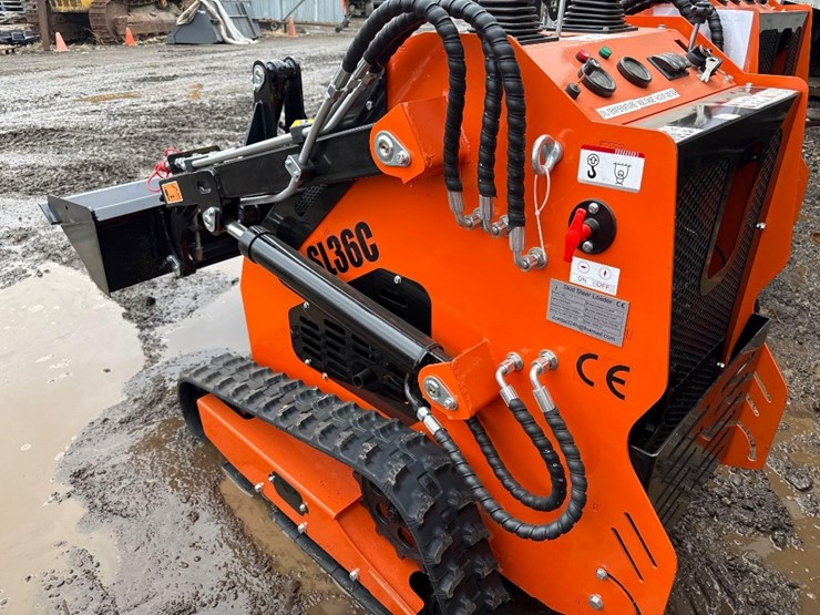 new-sdlool-co-stand-on-mini-skidloader-model-sl36c-image-5