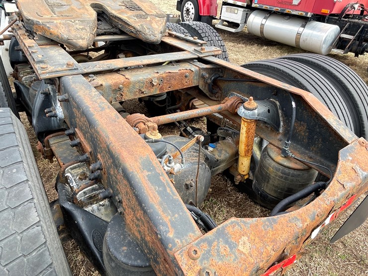 1999-peterbilt-377-image-31