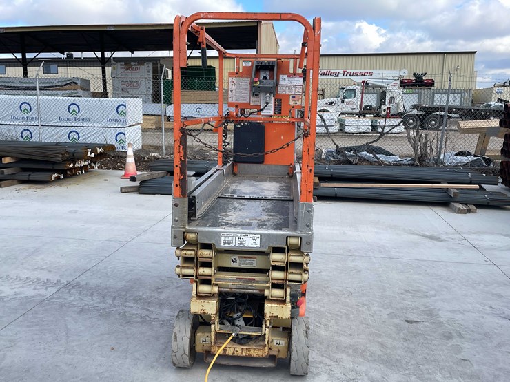 2014-jlg-1930es-image-2