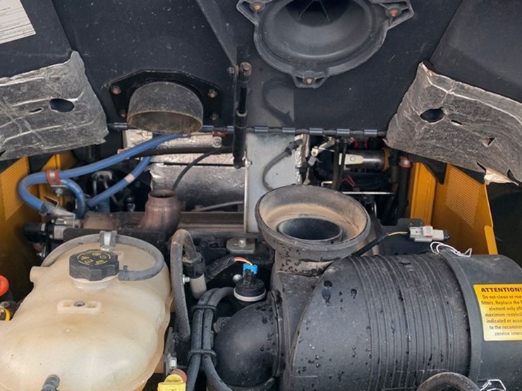 2023-deere-331g-image-41